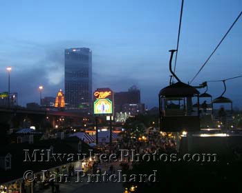Photograph of Nightime Skyride View from www.MilwaukeePhotos.com (C) Ian Pritchard
